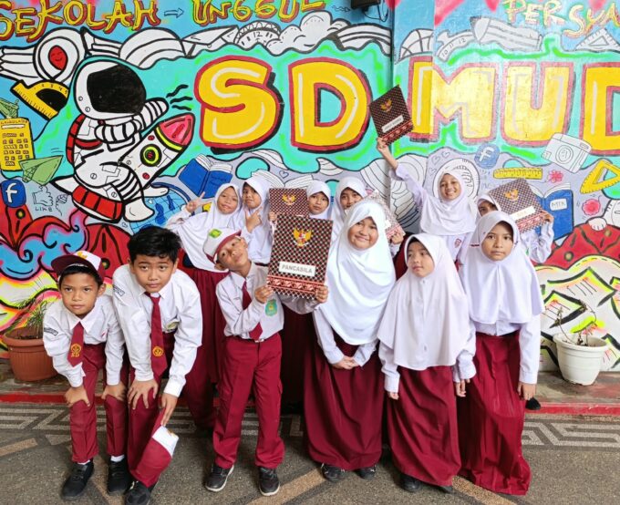 Upacara Bendera Senin Berlangsung Khidmat, Kelas 4 As-Syam Tunjukkan Tanggung Jawab dan Semangat Kebersamaan
